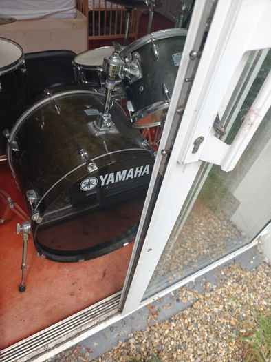 Yamaha Stage Custom Drum kit with Meinl cymbals and fancy stool