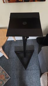 Speaker stand