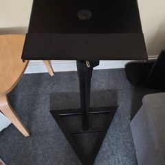 Speaker stand