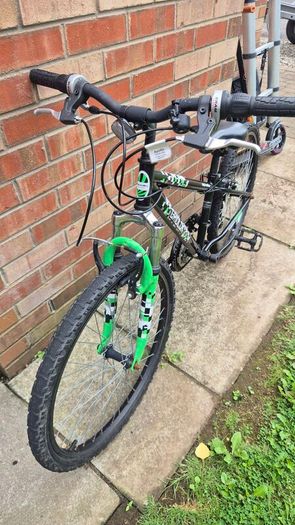 apollo kids bike 24inch wheels