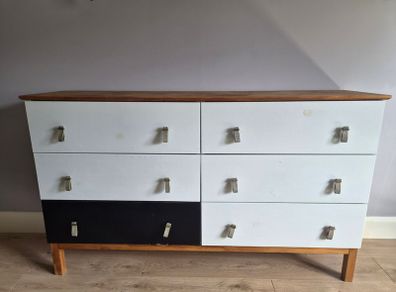 Chest of Drawers (Good Condition)