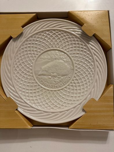 Belleek Hedgehog Plate. Limited Edition 1980. Christmas.