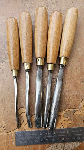 5 Ashley Iles curved carving gouges