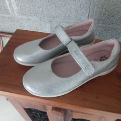 children's shoes