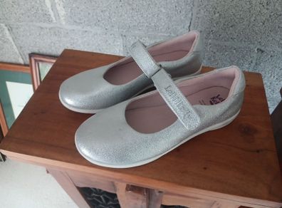 children's shoes