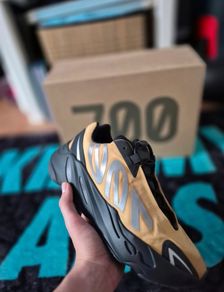 yeezy 700s