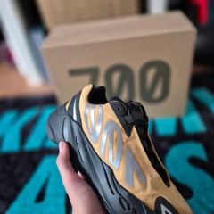 yeezy 700s