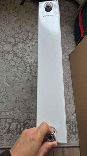 Central Heating Steel Panel Radiator (600mm x 400mm) Complete with Brackets & Valves