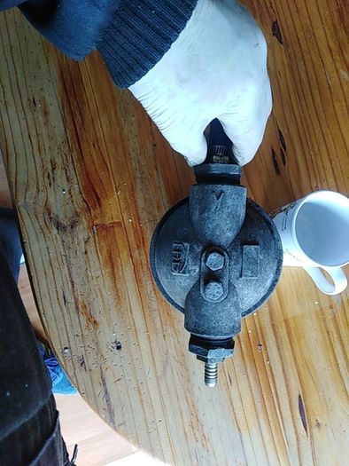 Diesel or heating  oil filter reusable  very handy to drain