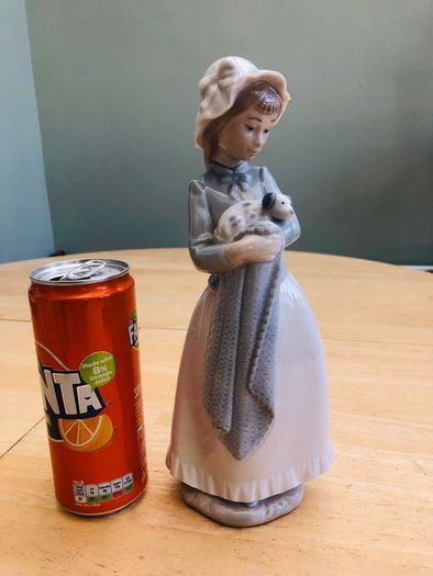 Genuine Nao By Lladro Figurine