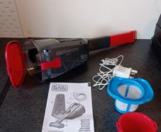 Wireless hand vacuum cleaner