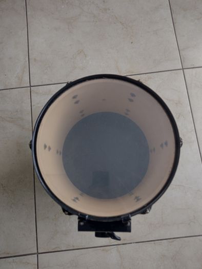 Pearl EX Export Series 13 by 9 and 5/8"  rack tom in excellent condition.