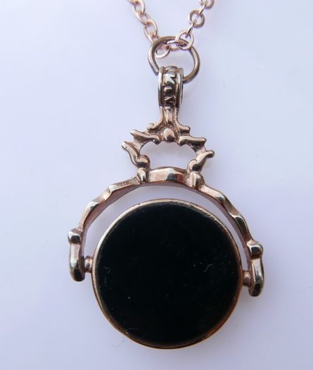 Vintage  Gold Plated Bloodstone & Carnelian Spinner Pendant and Chain