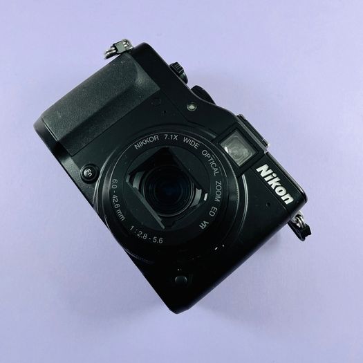 Nikon Coolpix P7000