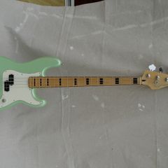 Fender Precision Bass Deluxe Series.