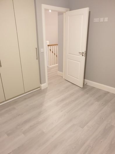 Laminate flooring service