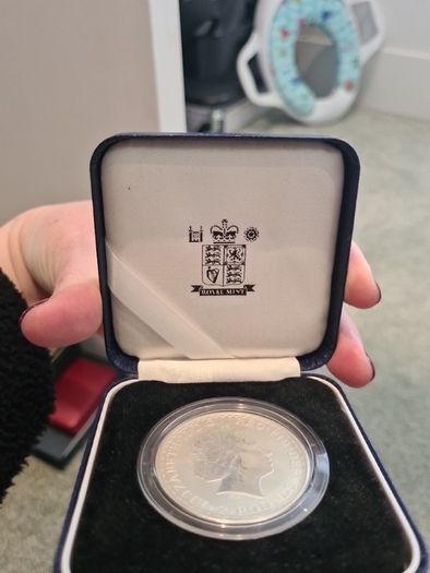 1998 British 1 oz Silver Britannia coin featuring the iconic standing Britannia design by Philip Nathan.