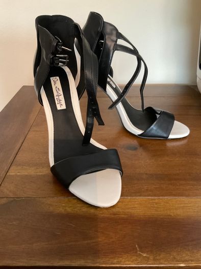 Sandles size 5 , Miss selfridge , perfect condition