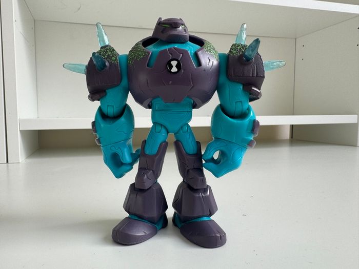 Ben 10 To Shock Rocks Transformer Playmates Used Please look at the pictures