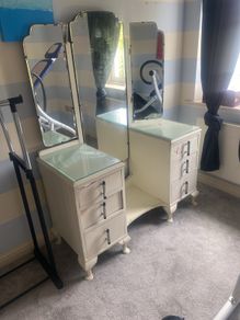dressing table