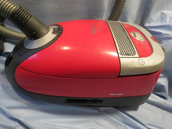 Miele S5 Power - Red