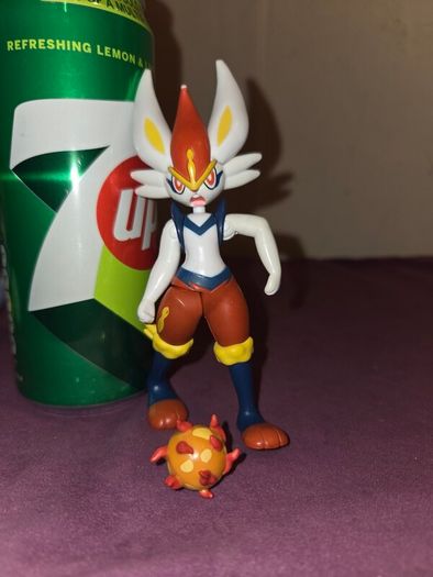Pokemon Cinderace Figure