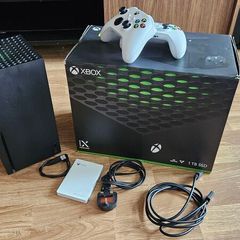 Xbox Series X 1TB Bundle + 2 Controllers + 2TB Seagate HDD