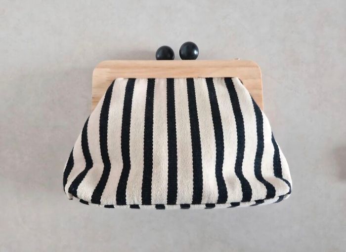 Zara Canvas Striped Wooden Clutch Bag in cream/black