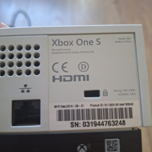 Xbox One S White Console + Controller & 5 Games