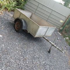 Car trailer
