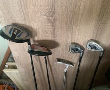 Junior Slazenger golf club set w a Taylormade Putter & balls