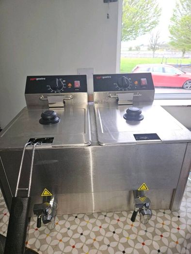 Commercial Electric Twin Tank Deep Fryer.