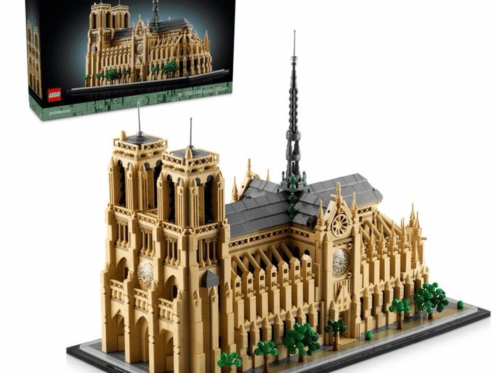 lego notre dame