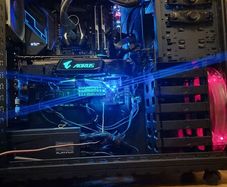 Bundle: Gigabyte AORUS GTX 1080 Ti Xtreme Edition 11GB, intel i9 9900K, ASUS ROG Maximus XI Extreme, Seasonic Platinum PSU, DDR4 memory: G.Skill 2x 16 GB ( 32 GB ), Samsung 860 EVO 500 GB, SATA Solid State Drive ( SSD )