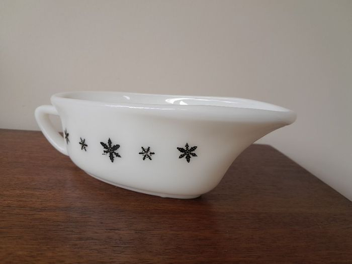 Vintage 1958 Pyrex JAJ gravy boat Snowflake