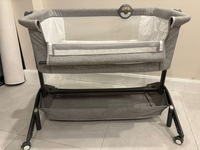 Nuby Sleep by me Crib- Co sleeper