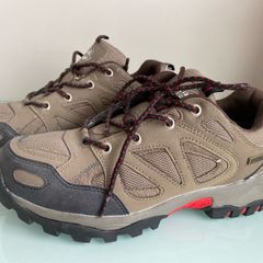 New Trecking Shoes, size 8