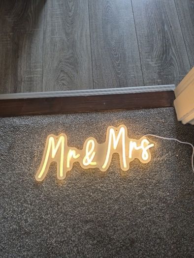 wedding sign light up mr & mrs