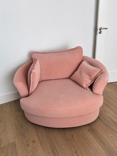 Pink swivel chair