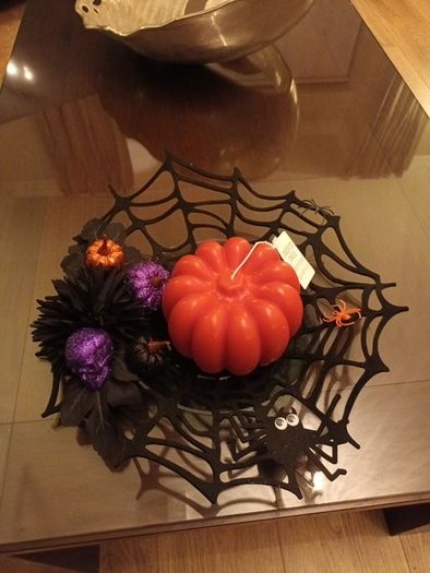 Halloween candle centrepiece