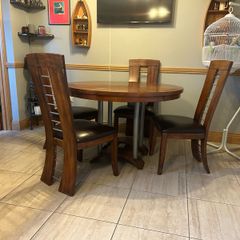 Kitchen table and 4 chairs