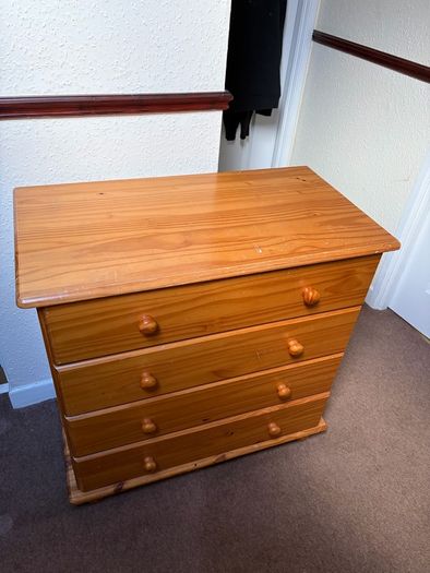 chest of drawers