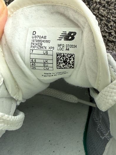 New Balance Unisex 370 trainers