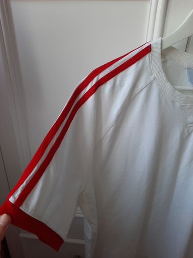 Adidas tshirt size L NEW