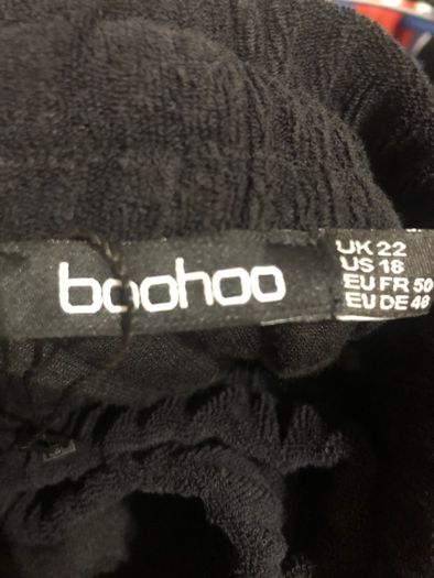 Boohoo black towely feel skirt (size 22)