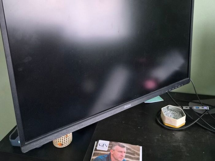 Computer  27"Full HD Monitor + Adjustable Monitor Arm