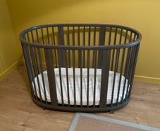 stokke sleepi cot / bed