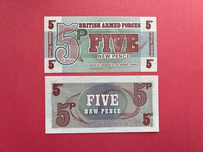 England  5 New Pence  1972   ( uncirculated ) Baf.