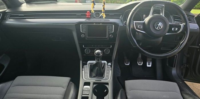 2016 R-Line Volkswagen Passat