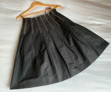 Gorgeous bnwt Y2K Coast pleated black skirt Size UK 10